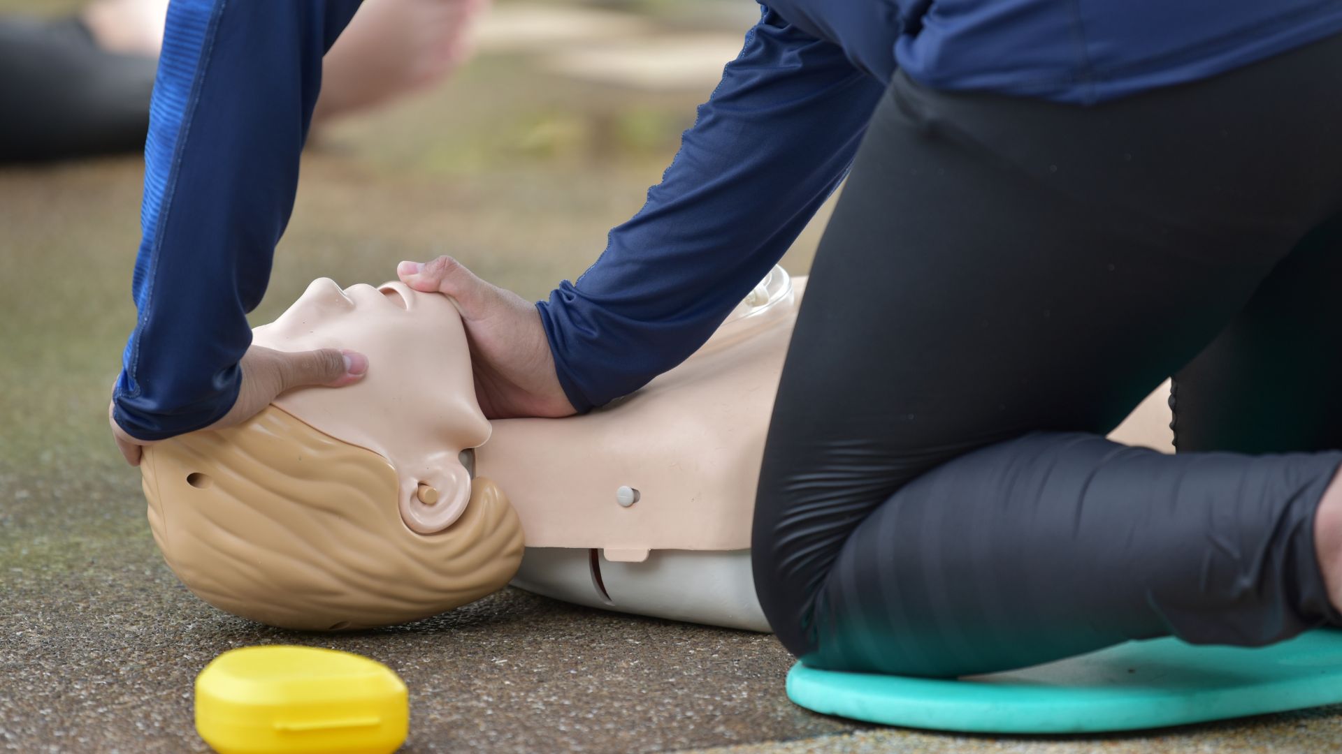 Can you preform CPR on someone in anaphylaxis?